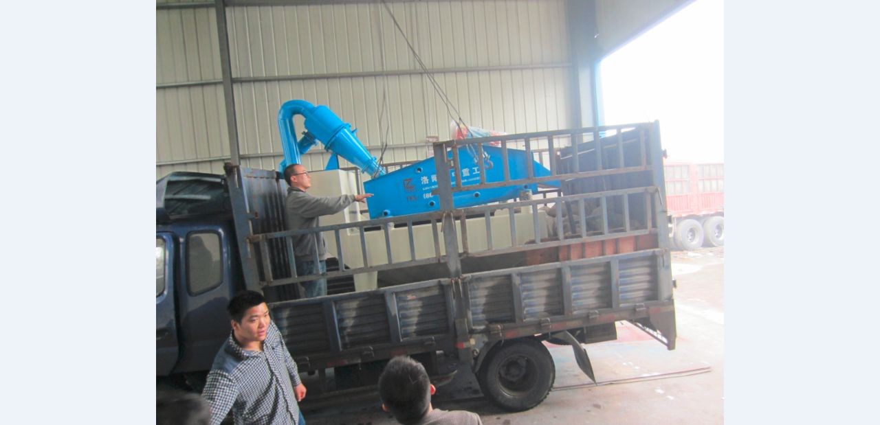 <a href=http://m.yeczp.net/tags/xishahuishouji target=_blank class=infotextkey><a href=//tags/xishahuishouji target=_blank class=infotextkey>細(xì)沙回收機(jī)</a></a>發(fā)貨現(xiàn)場(chǎng)